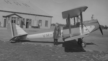 VH-ULM at Western Junction 1933